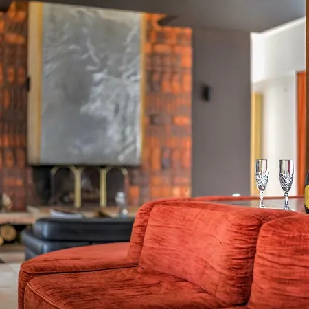 Villa Vintage With Indoor Swimming Pool